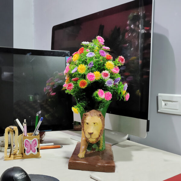 Creative Loin Idol for home decor
